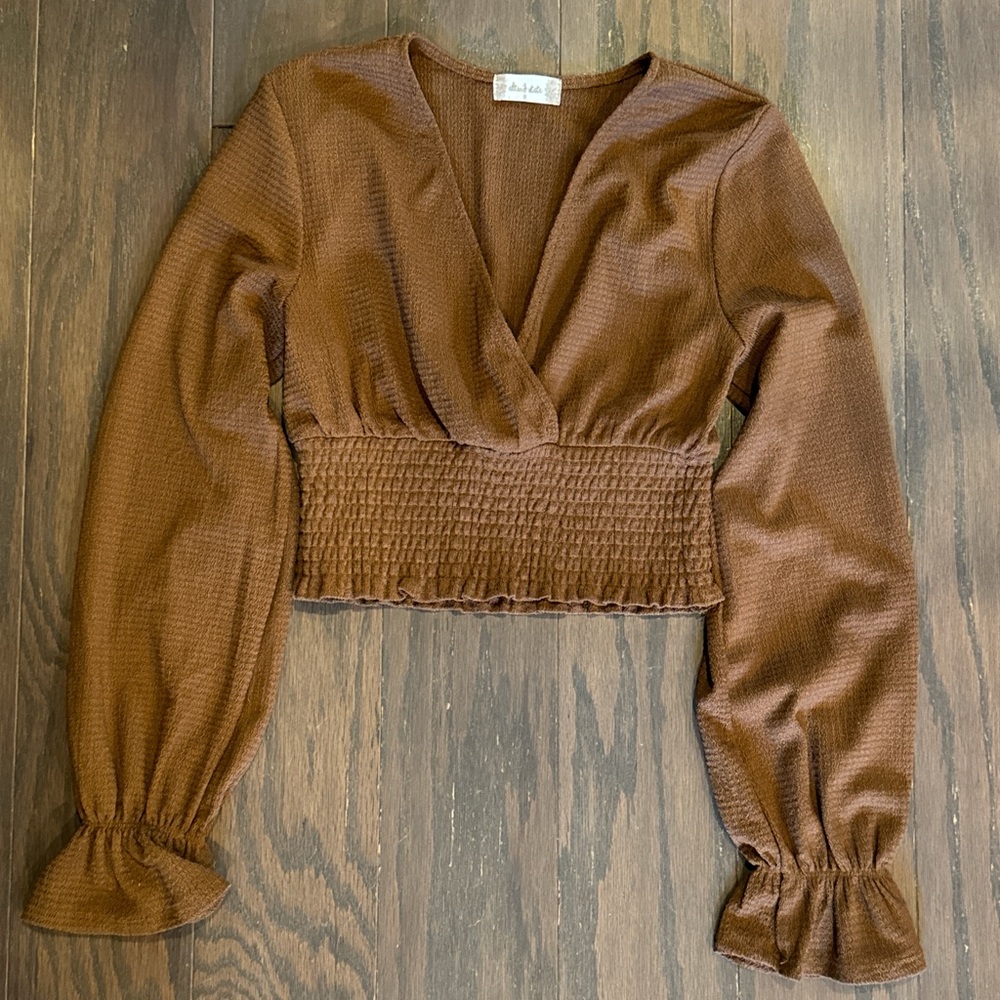 Altar’d State Long Sleeve Blouse Cropped Ruffled Cuffs. Women’s Small. Brown.